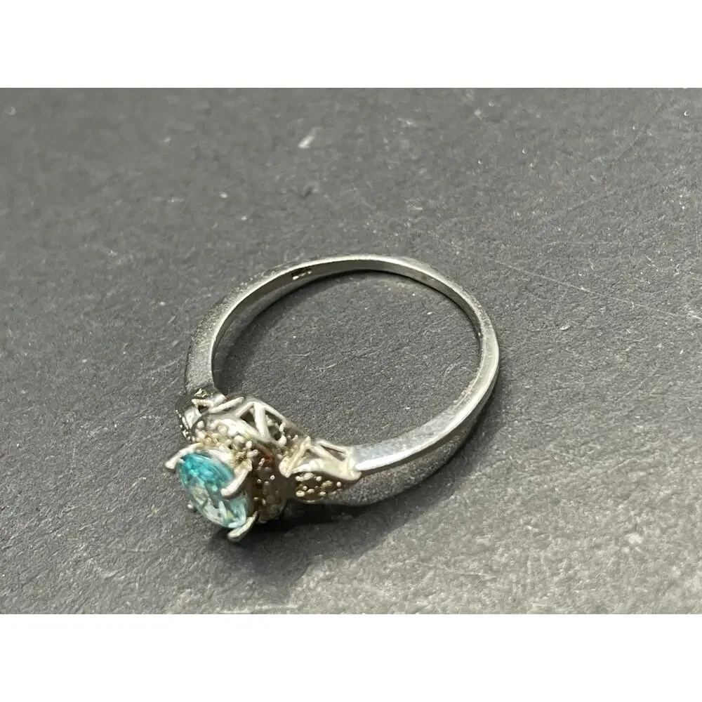 Unbranded sterling silver